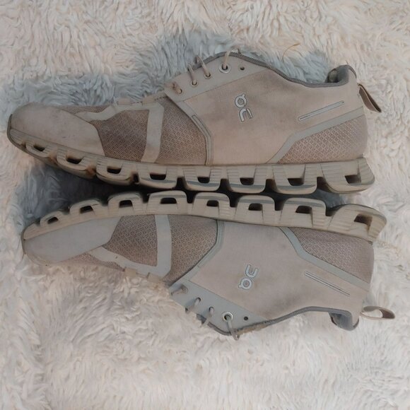 UQ On Cloud Womens Grey Swiss Engineering Running Shoe size W9.5 - Picture 2 of 7